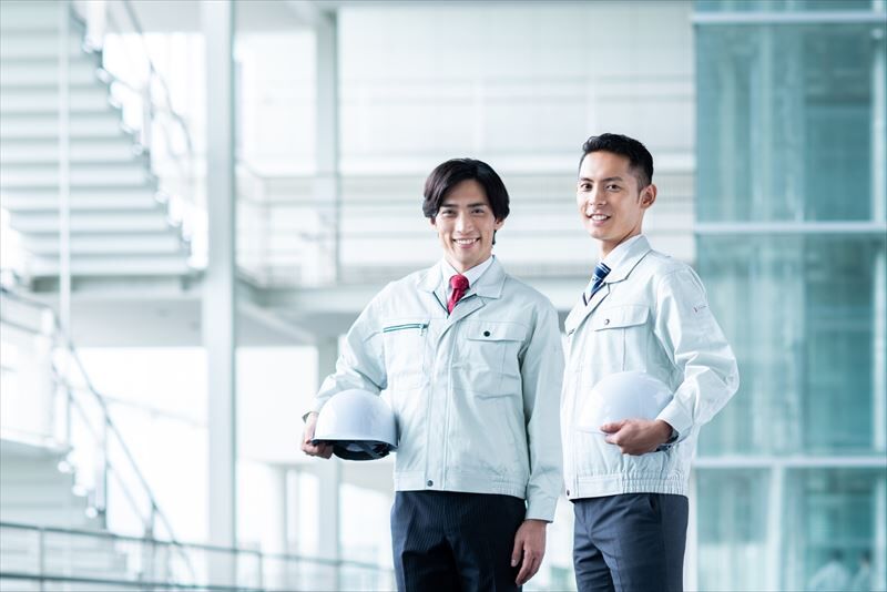 先輩社員たち_R